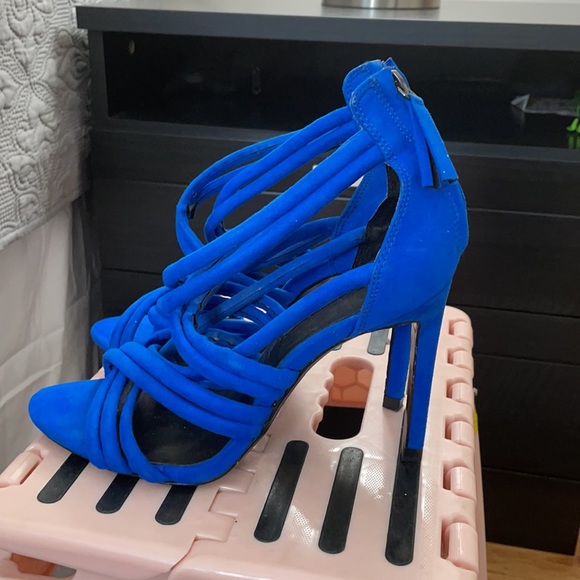 Shoes - Picture 2 of 4